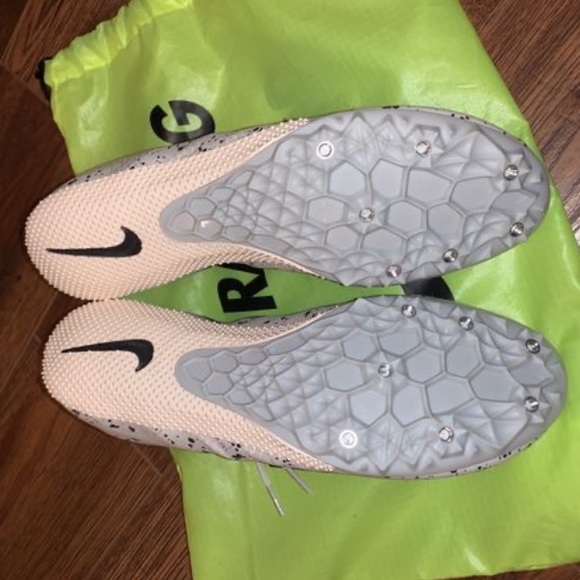 Nike track shoes - Picture 5 of 6